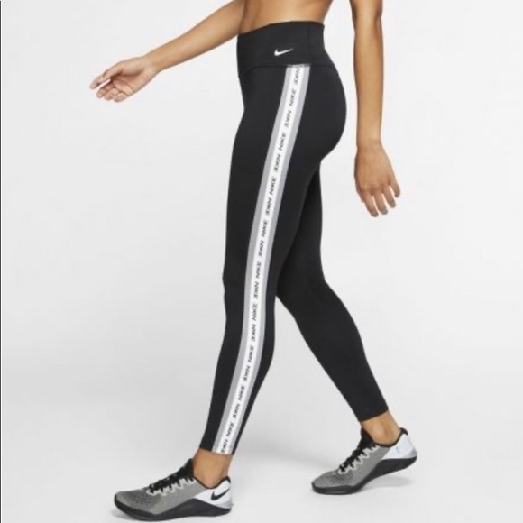 nike pants 7/8 nike pants 7/8